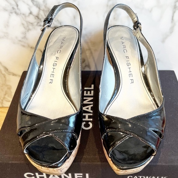 𝅺marc Fisher Black Patent Cork Wedge - Picture 3 of 8
